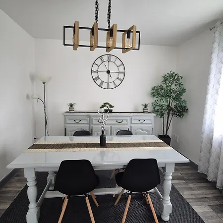 Maison Lumineuse, Idéale Pour Se Ressourcer